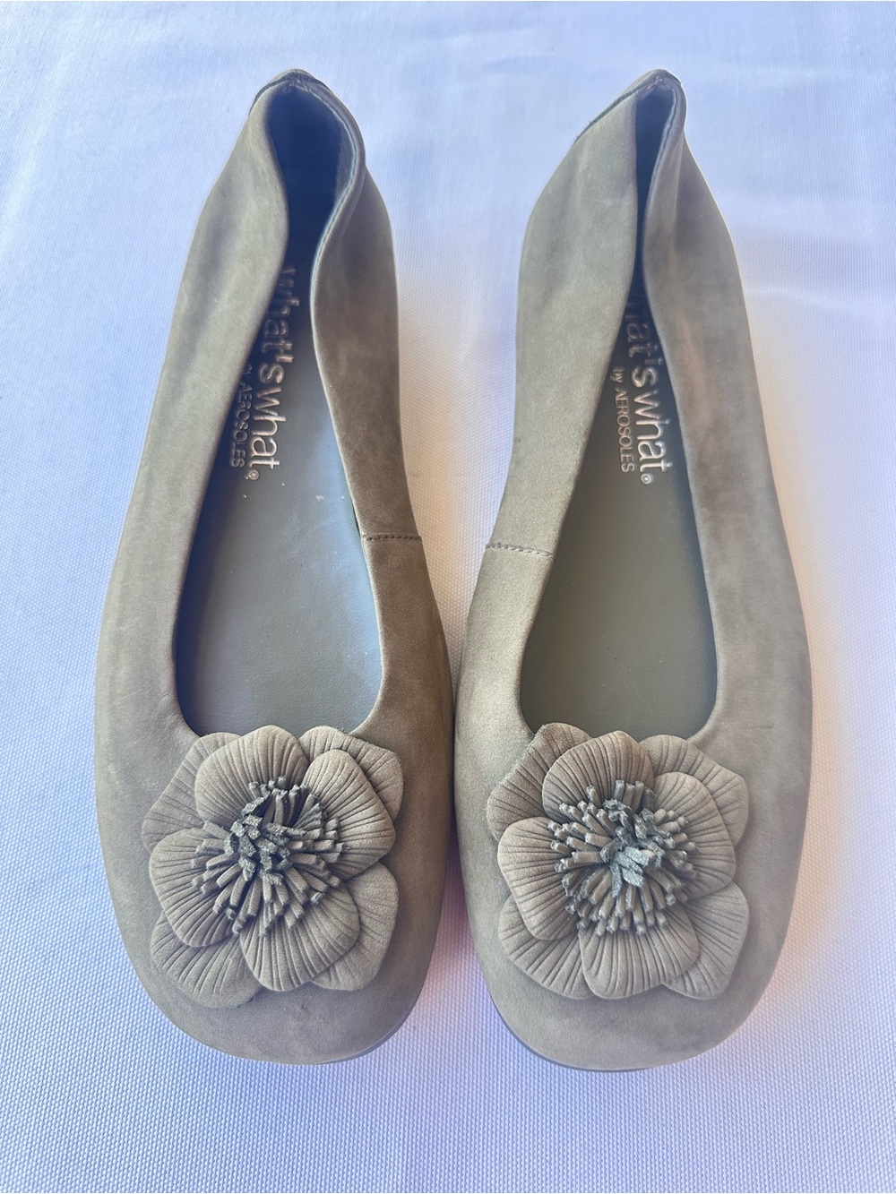 Aerosoles Taupe suede ballet flats with floral embellishment. Size US 6